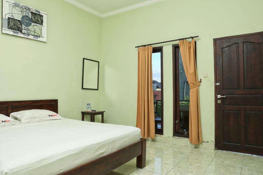 מלון Reddoorz @ Mataram Kuta 3 מראה חיצוני תמונה