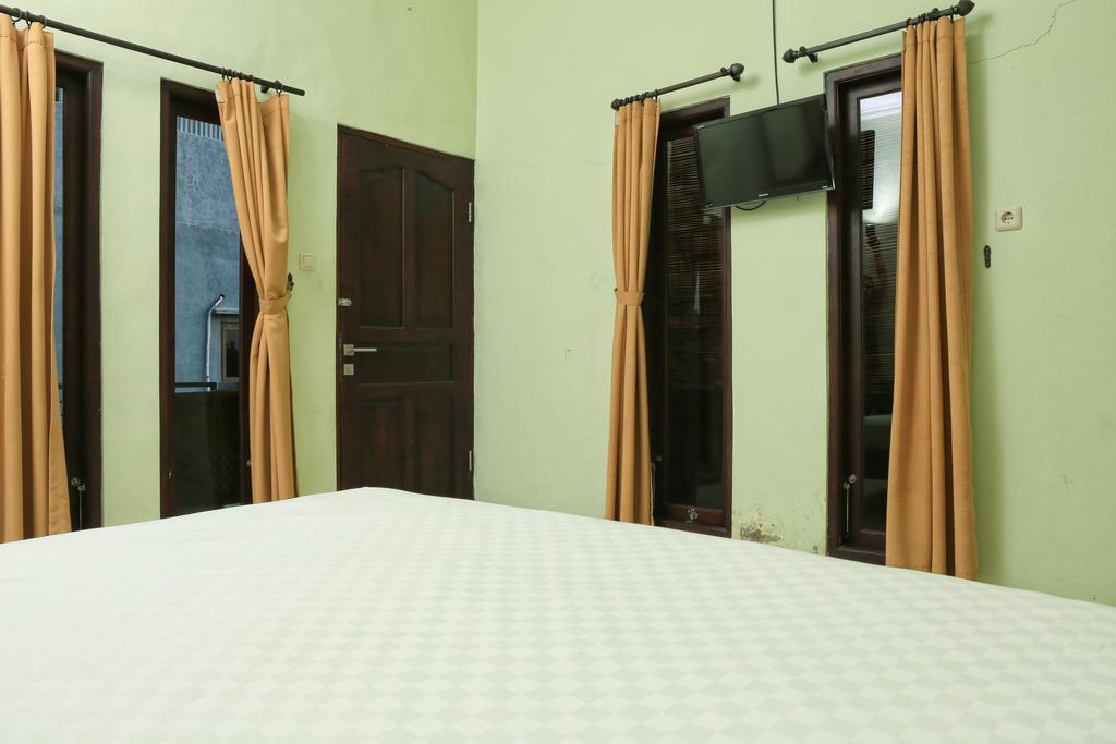 מלון Reddoorz @ Mataram Kuta 3 מראה חיצוני תמונה